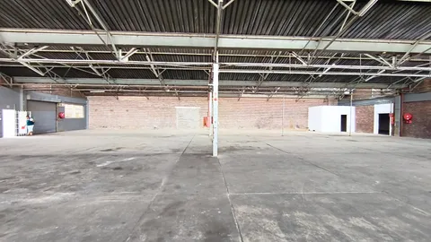 Industrial-warehouse-To-Let-in-Benrose (5)